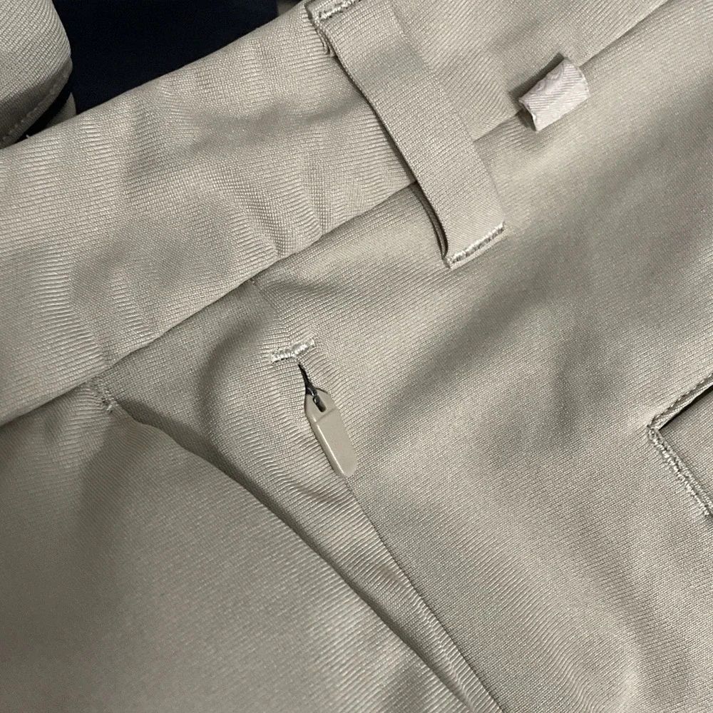 Lululemon Mens Commission Classic-Fit 10